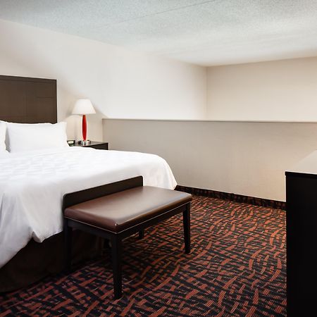 Holiday Inn Wichita East I-35 By Ihg Exterior photo
