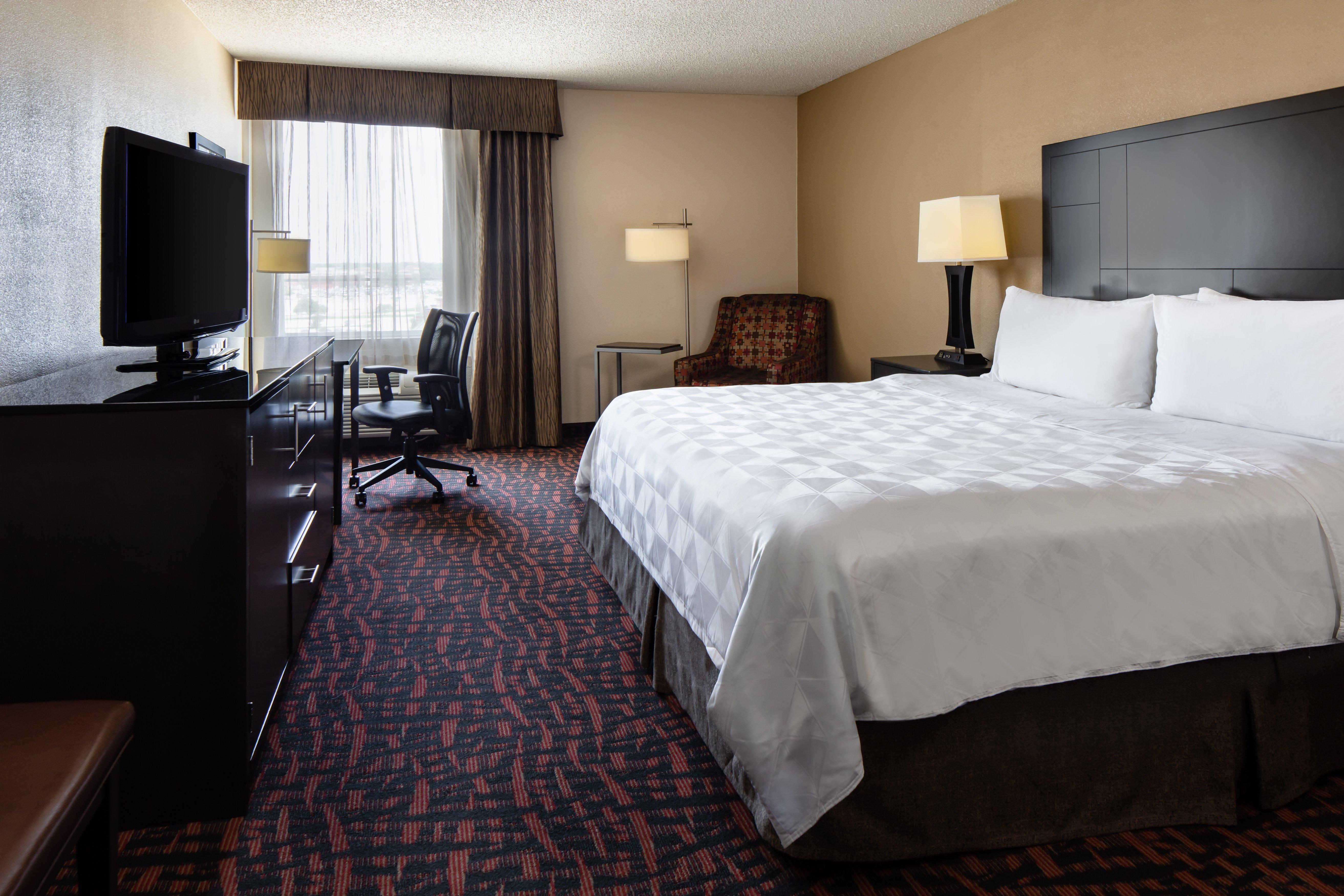 Holiday Inn Wichita East I-35 By Ihg Exterior photo