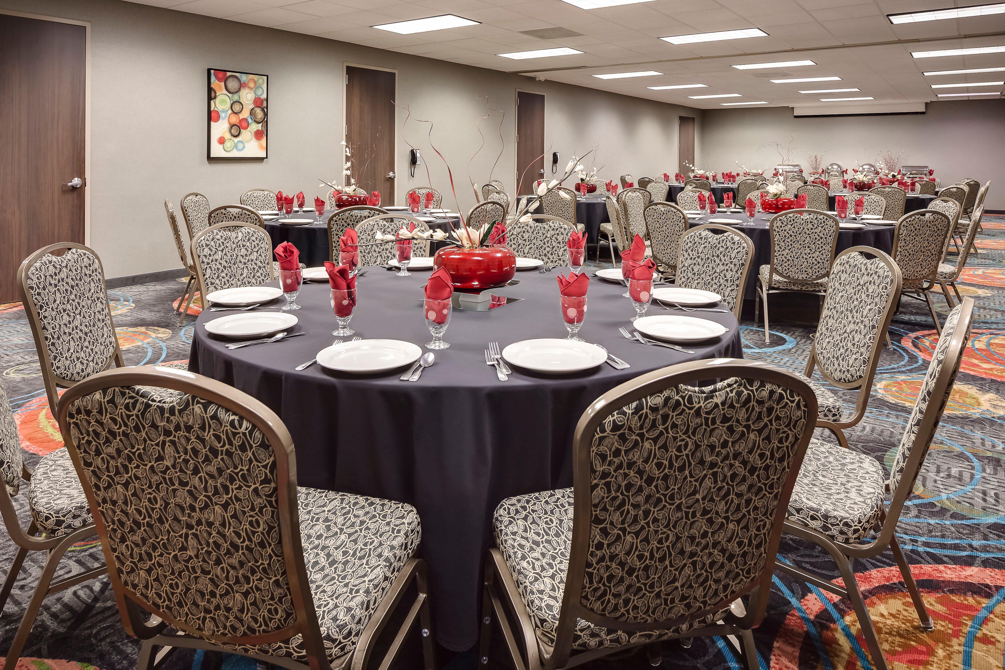 Holiday Inn Wichita East I-35 By Ihg Exterior photo