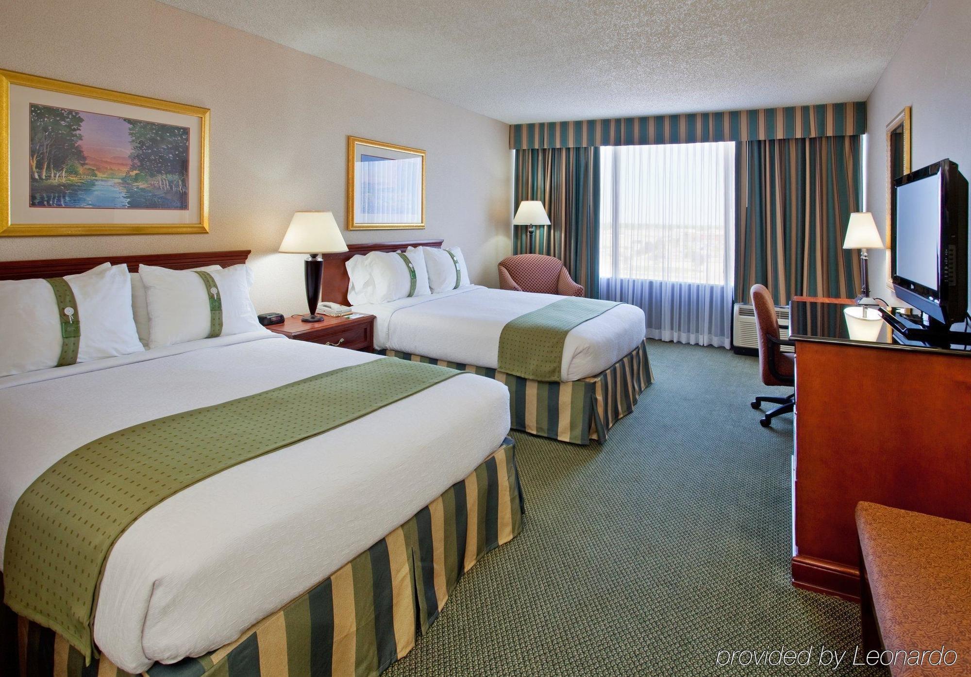 Holiday Inn Wichita East I-35 By Ihg Exterior photo