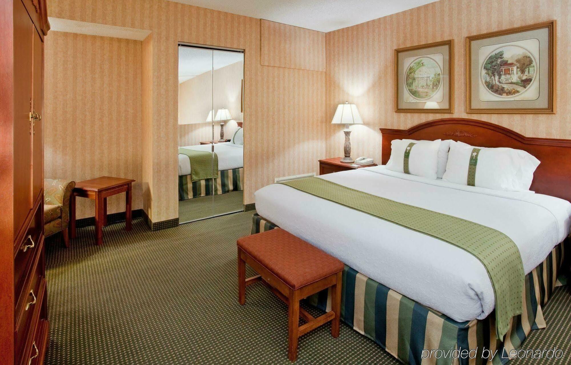 Holiday Inn Wichita East I-35 By Ihg Exterior photo